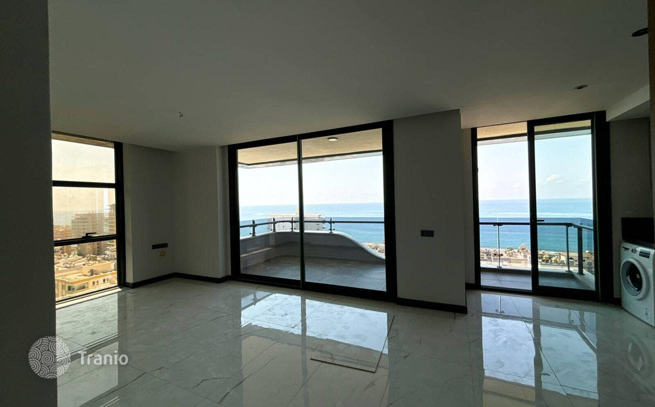 Apartments with Sea View in Beachfront Complex in Mahmutlar, Alanya