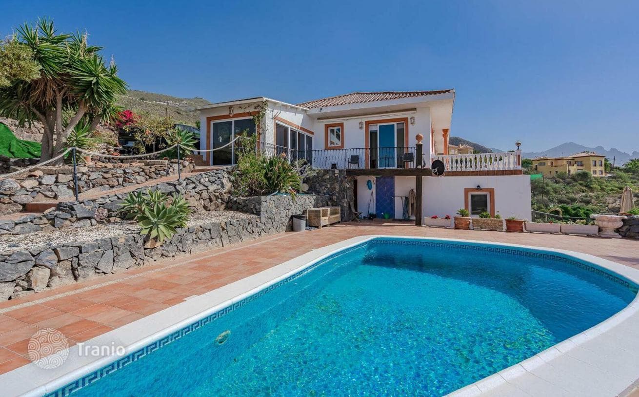Luxury Villa with Guest House, Pool and Sea View in Adeje, Tenerife
