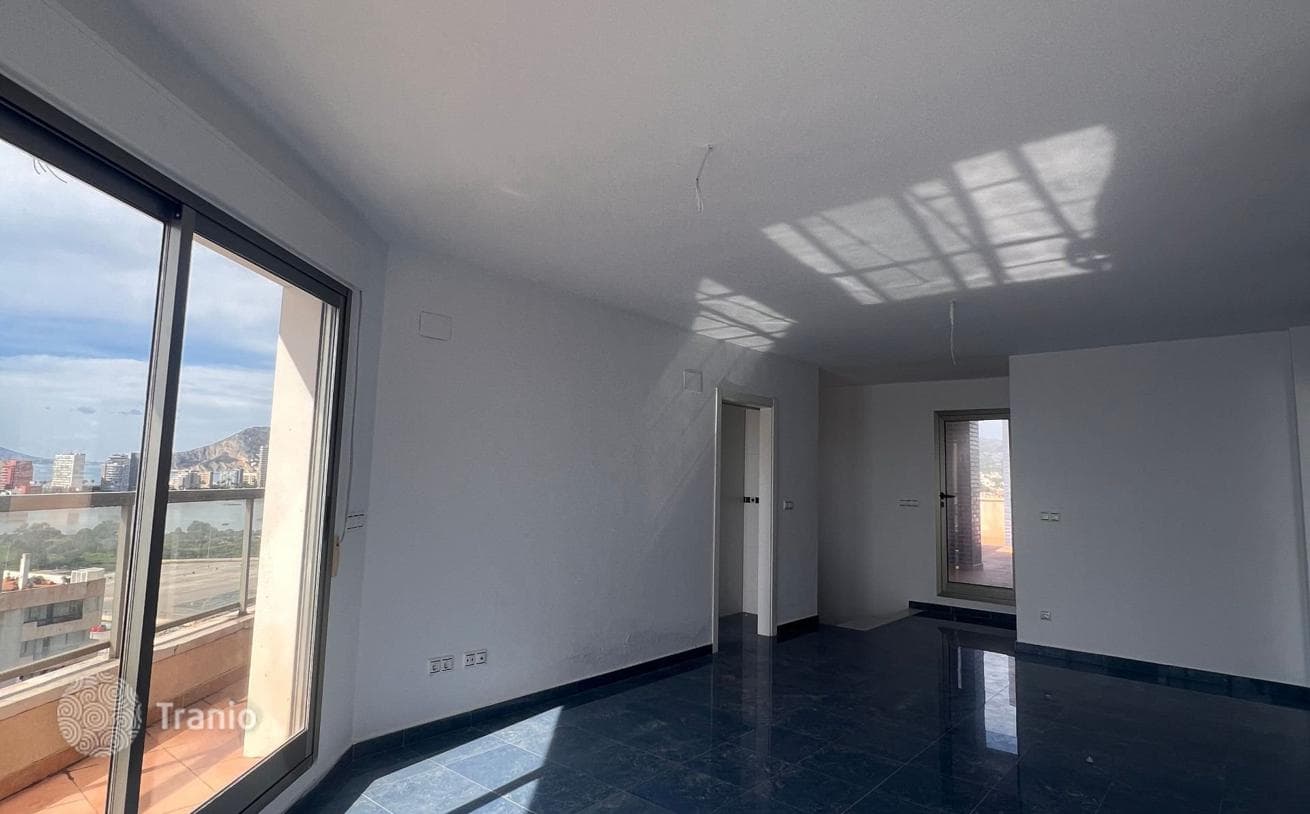 2-Bedroom Penthouse with Sea View in Calpe, Alicante, photo 2