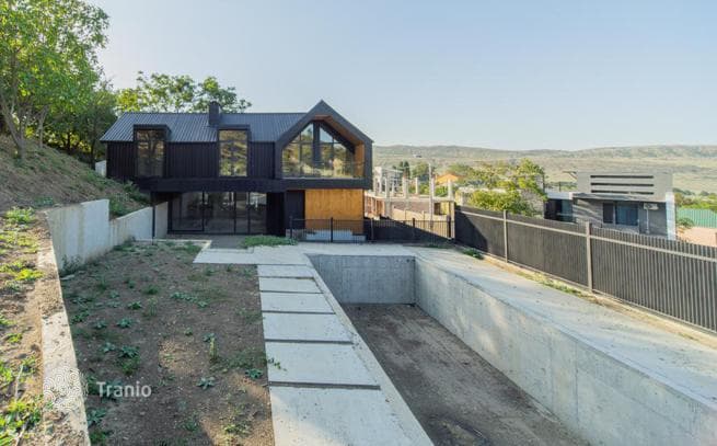 4-Bedroom House 400 m² in Tbilisi