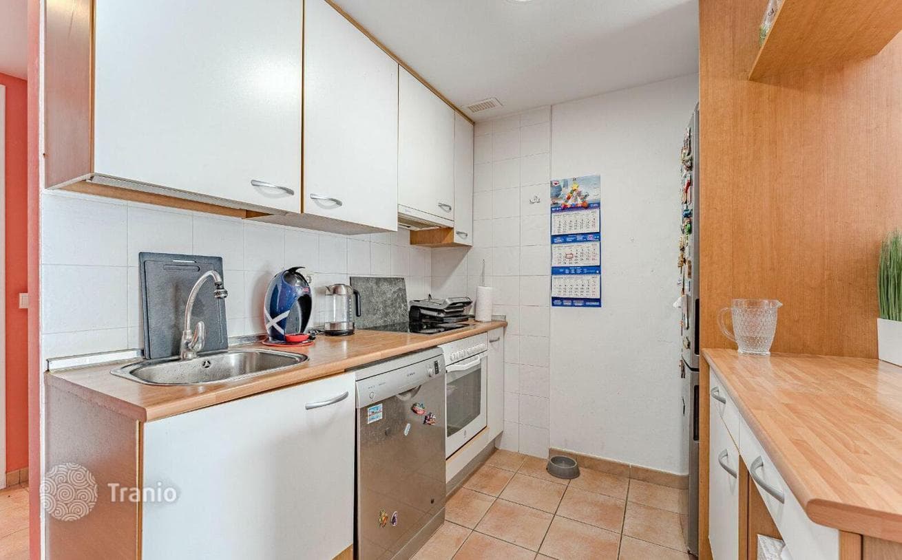 2-Bedroom Apartment with Shared Pool in Playa Paraiso, Tenerife, photo 5