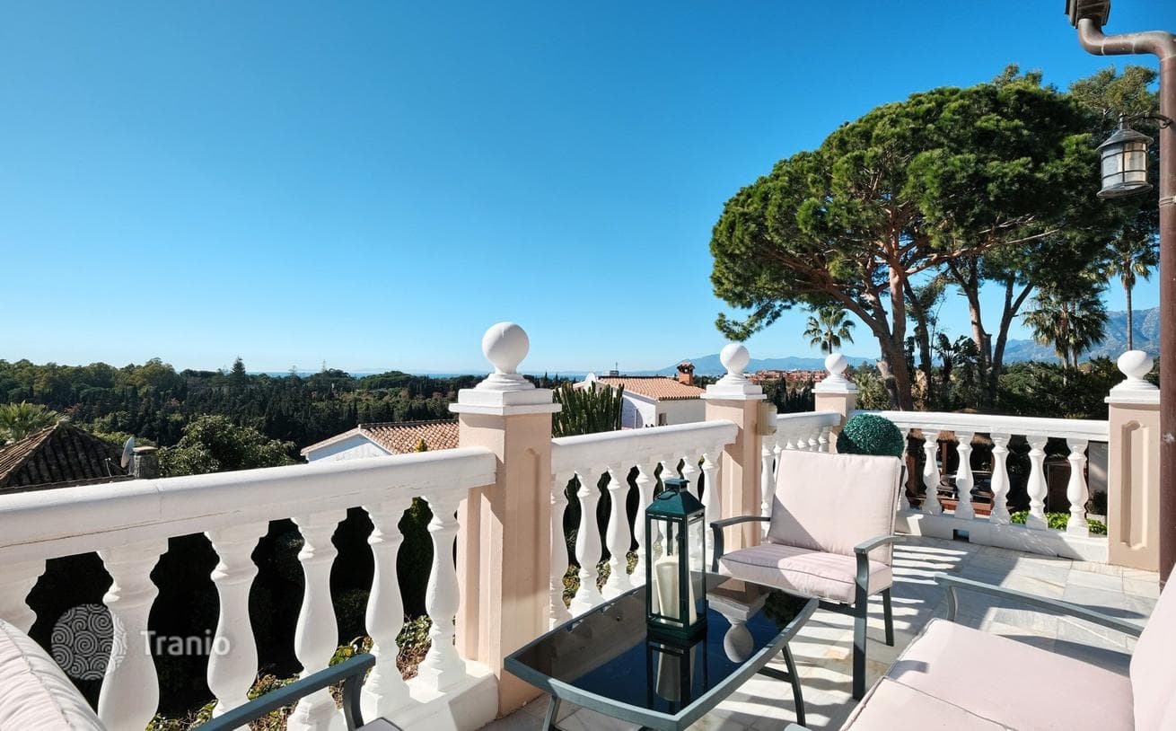 5-Bedroom Villa with Guest Apartment and Private Pool in Marbella East, Marbella, photo 2