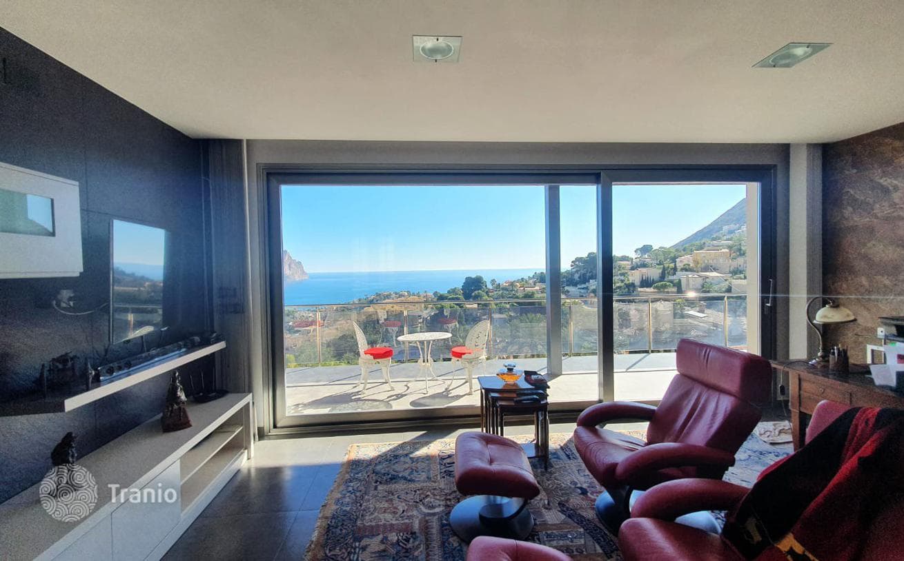 4-Bedroom Villa with Private Pool in Calpe, photo 3