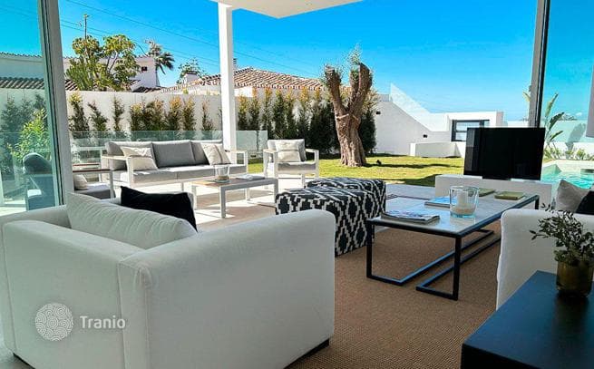 3-Bedroom Luxury Villa with Private Pool and Sea View in Marbella