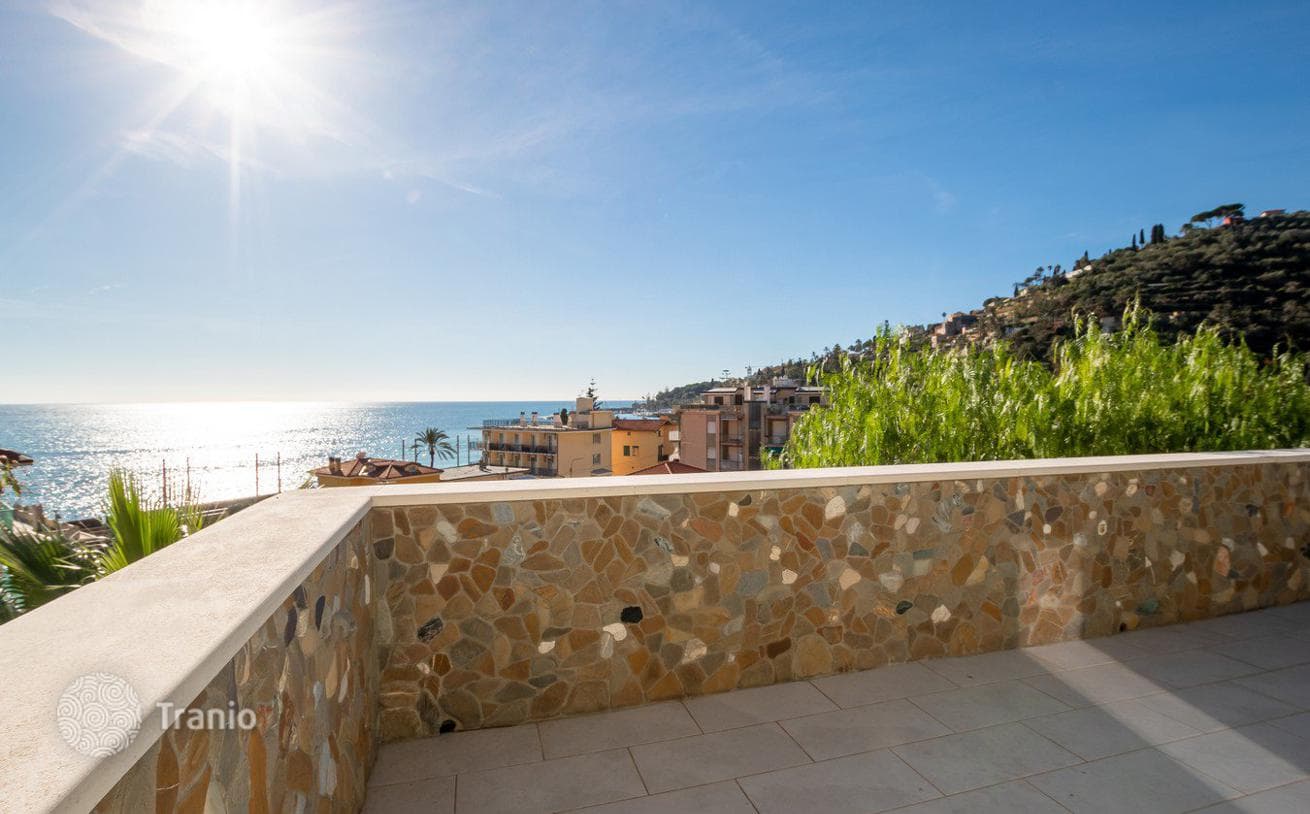 3-Bedroom Villa with Sea View and Garden in Bordighera, Liguria, photo 5