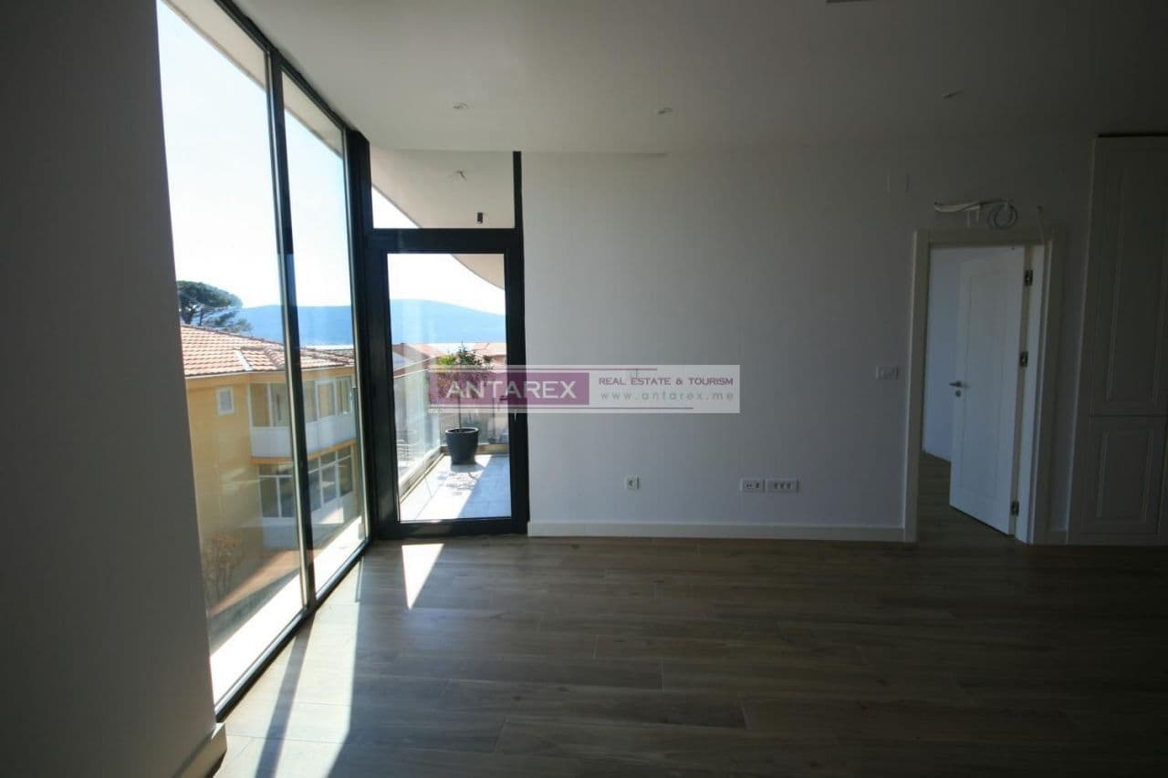 Apartment in Lastva, Montenegro, photo 4