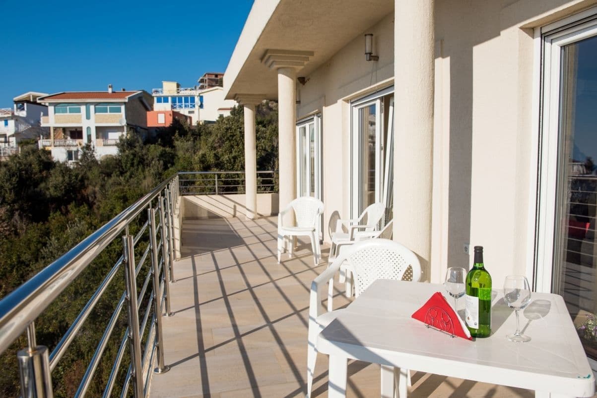 2-Bedroom Penthouse in Bar, Montenegro, photo 4