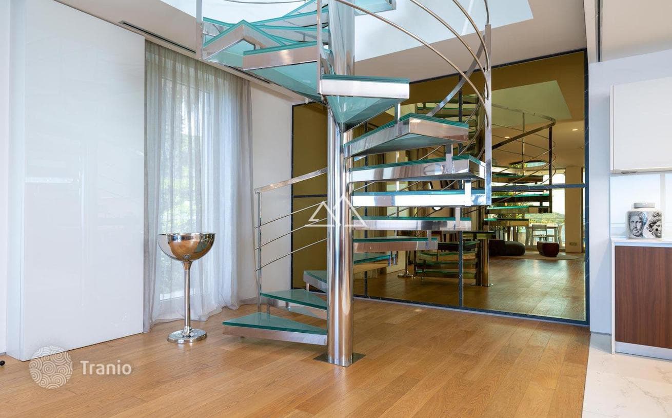 3-Bedroom Luxury Penthouse with Roof Terrace in Dukley Gardens, Budva, photo 3