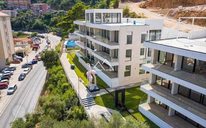 3-Bedroom Penthouse with Roof Terrace in Budva