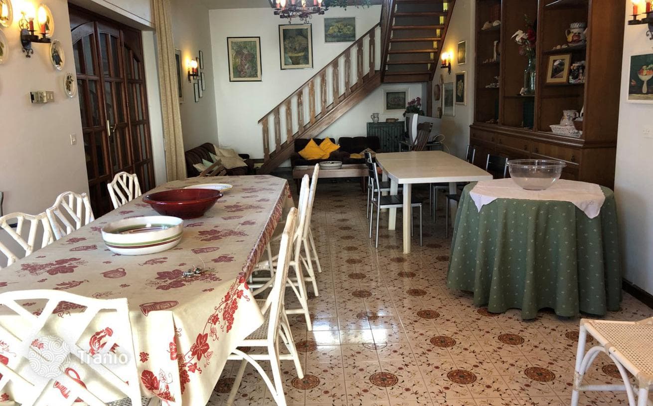 4-Bedroom Villa with Garden, Pool and Garage in Trecastagni, Sicily, photo 2