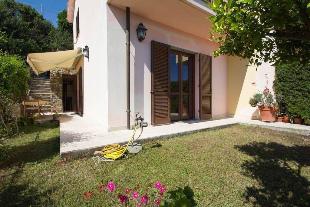 2-Bedroom Apartment in Imperia, photo 5