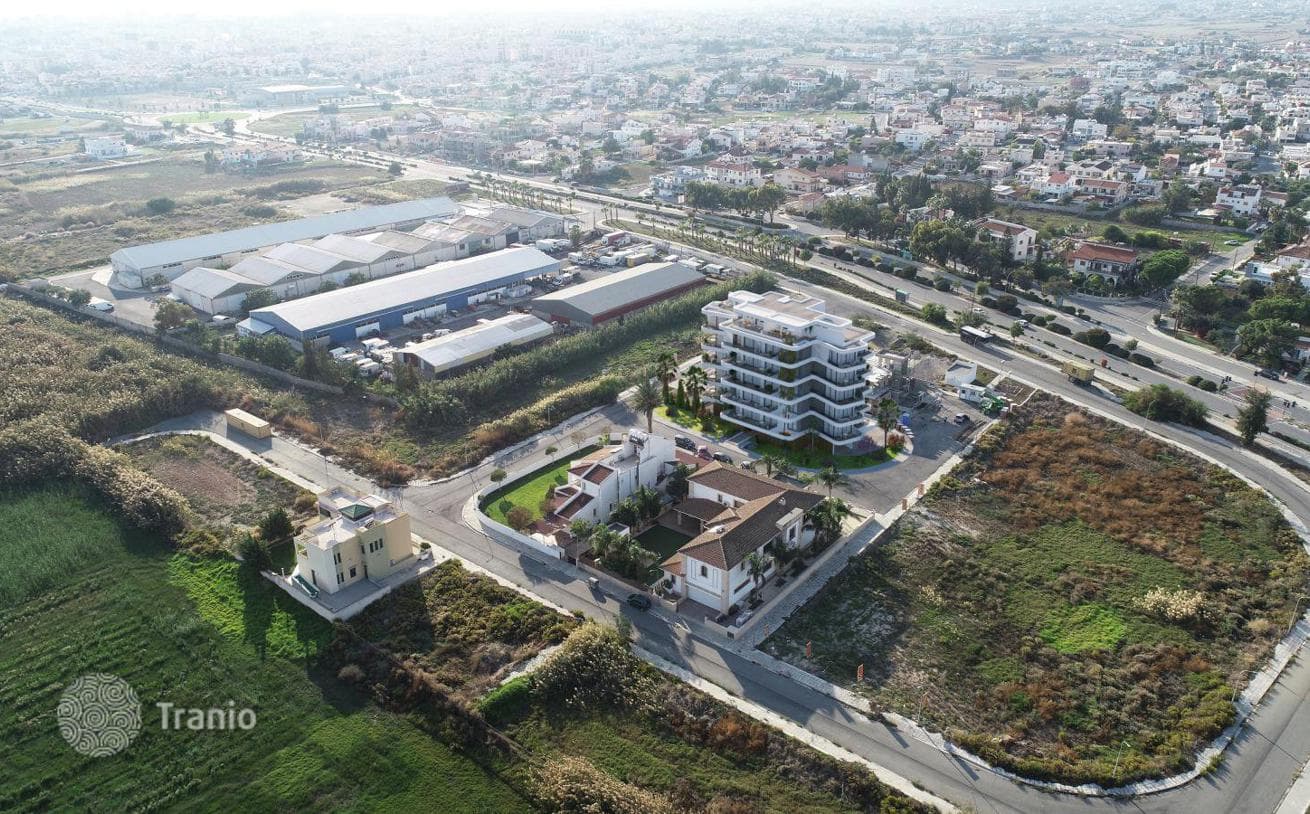 2-Bedroom Penthouse with Roof Terrace in Larnaca Marina Area, photo 3
