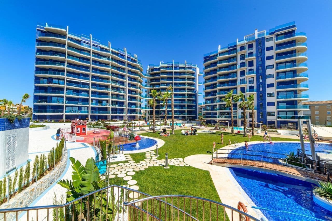 2-Bedroom Apartment in Punta Prima, photo 4