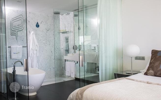 3-Bedroom Apartment with 2 Parking Spaces in Beachfront Aparthotel, Setubal, photo 2