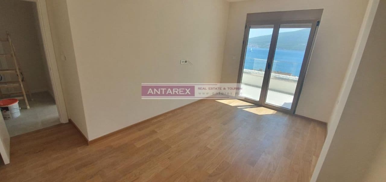 Studio Apartment 50 m from the Beach in Baosici, Montenegro, photo 4