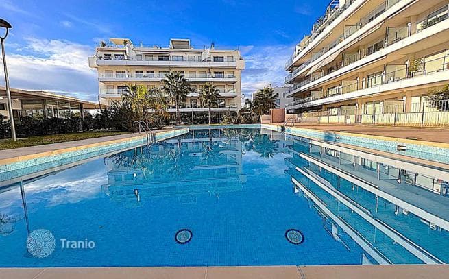 2-Bedroom Apartment with Mountain View in Denia, Alicante, photo 4