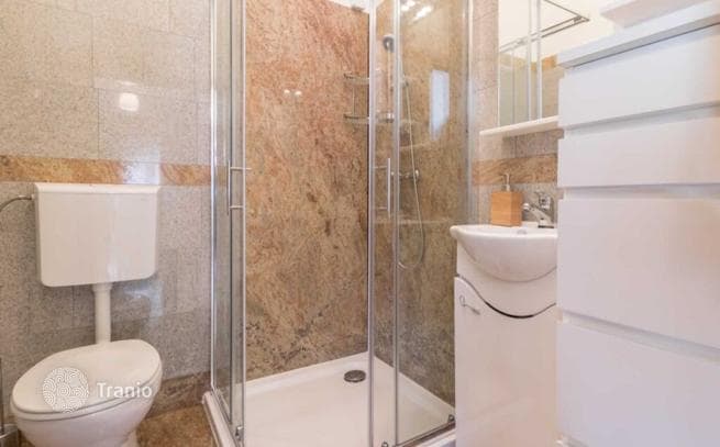 7-Bedroom House with Private Pool and Large Grounds in Pula, Croatia, photo 3