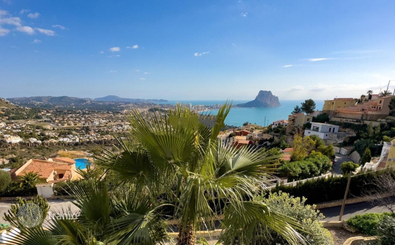 3-Bedroom Villa with Sea View in Calpe, photo 2
