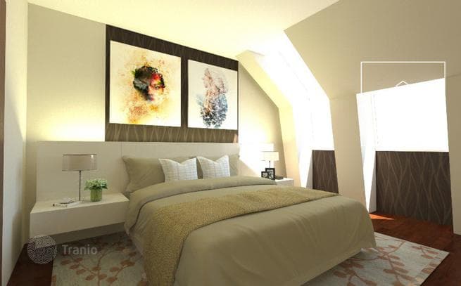 2-Bedroom Penthouse in Historic Building, Budapest City Center, photo 2