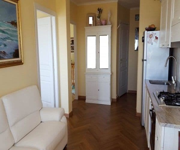 2-Bedroom Apartment in Ospedaletti, Italy, photo 2