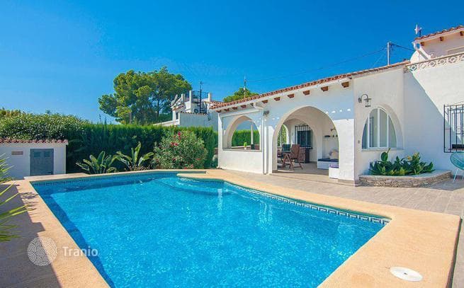 3-Bedroom Seafront Villa with Terrace in Calpe, Spain, photo 2