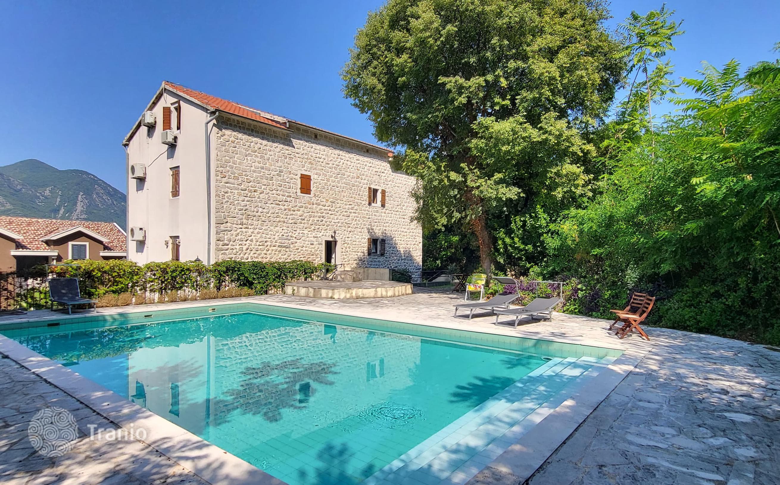 2-Bedroom Apartment in Dobrota, Budva, photo 3