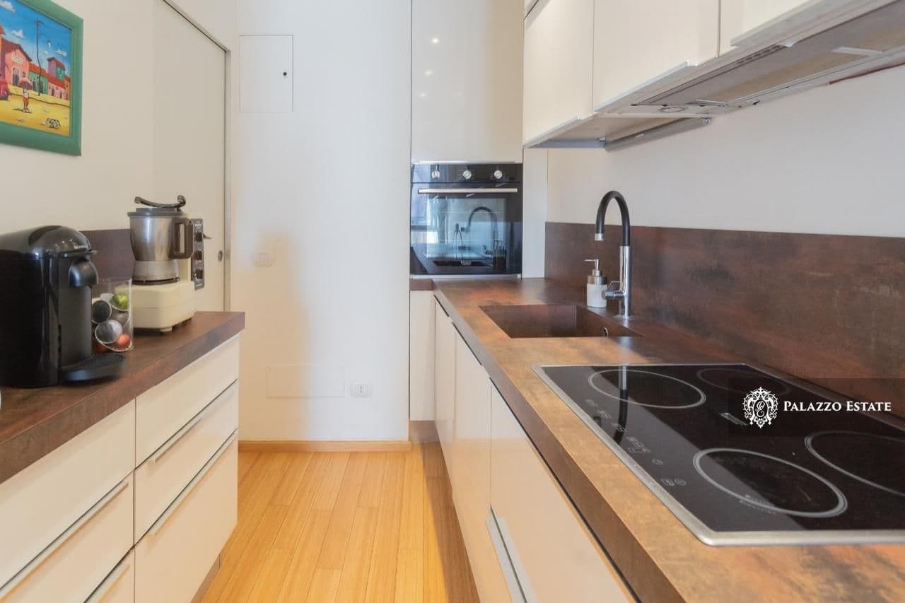 2-Bedroom Apartment in Milan, photo 4