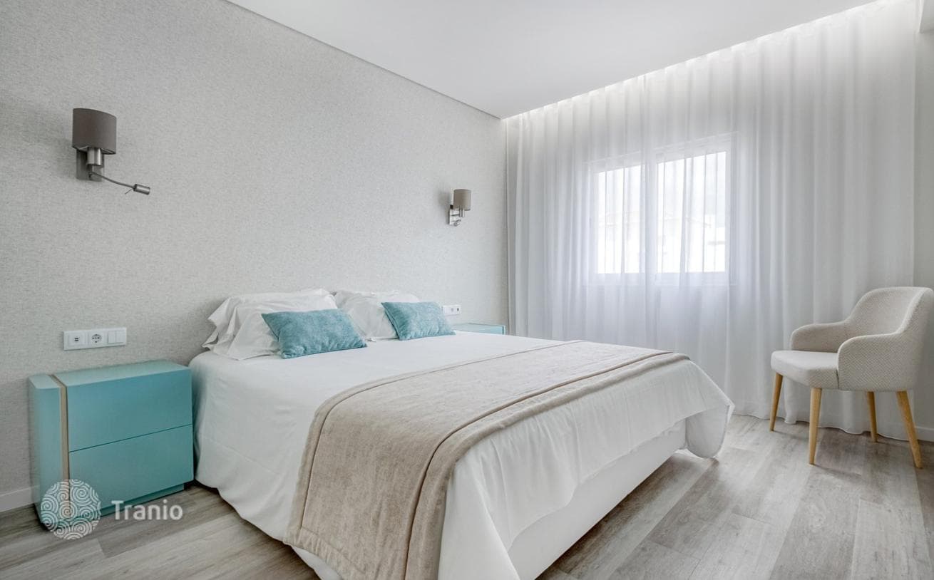 Buy-to-Let 2-Bedroom Apartment with Guaranteed Rental Income in Lagos, Algarve, photo 4