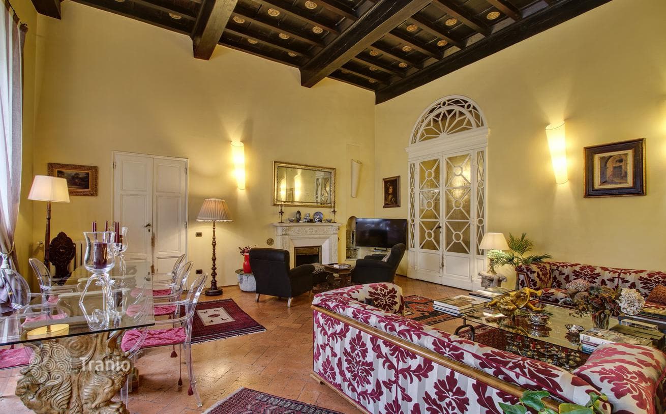 4-Bedroom Apartment in Florence, Italy