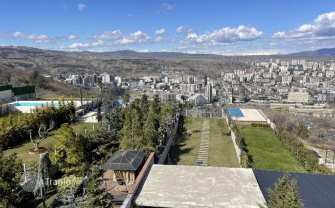 8-Bedroom House 1,600 m² in Tbilisi, photo 4