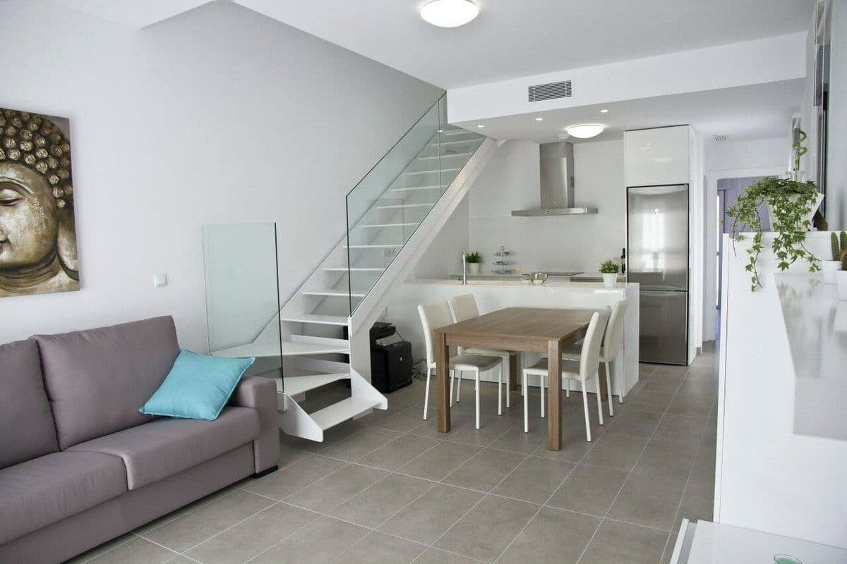 3-Bedroom Townhouse in Torre de la Horadada, photo 2