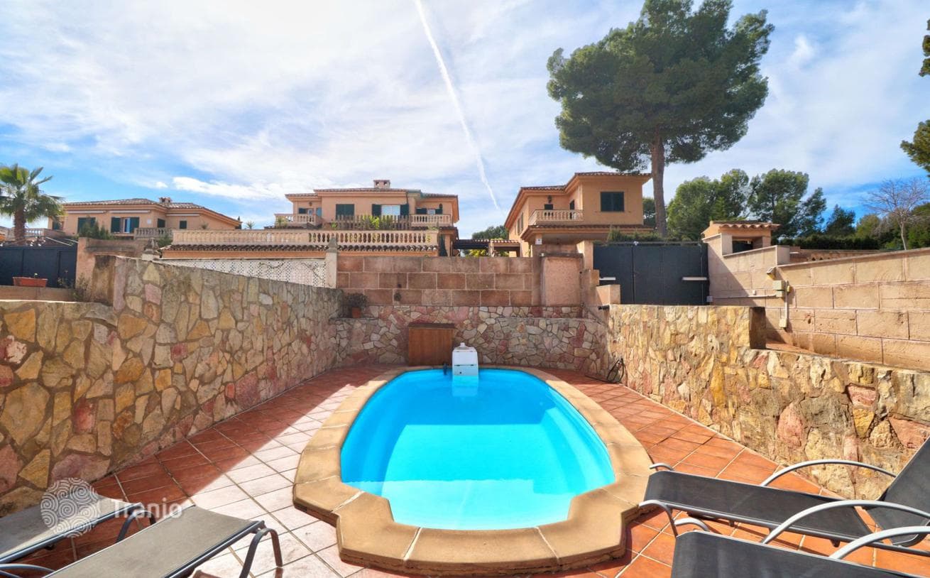 4-Bedroom Villa with Private Pool in Palma Nova, Mallorca, photo 2