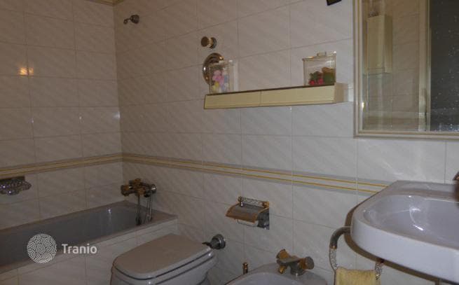 3-Bedroom Apartment in Porto, photo 3