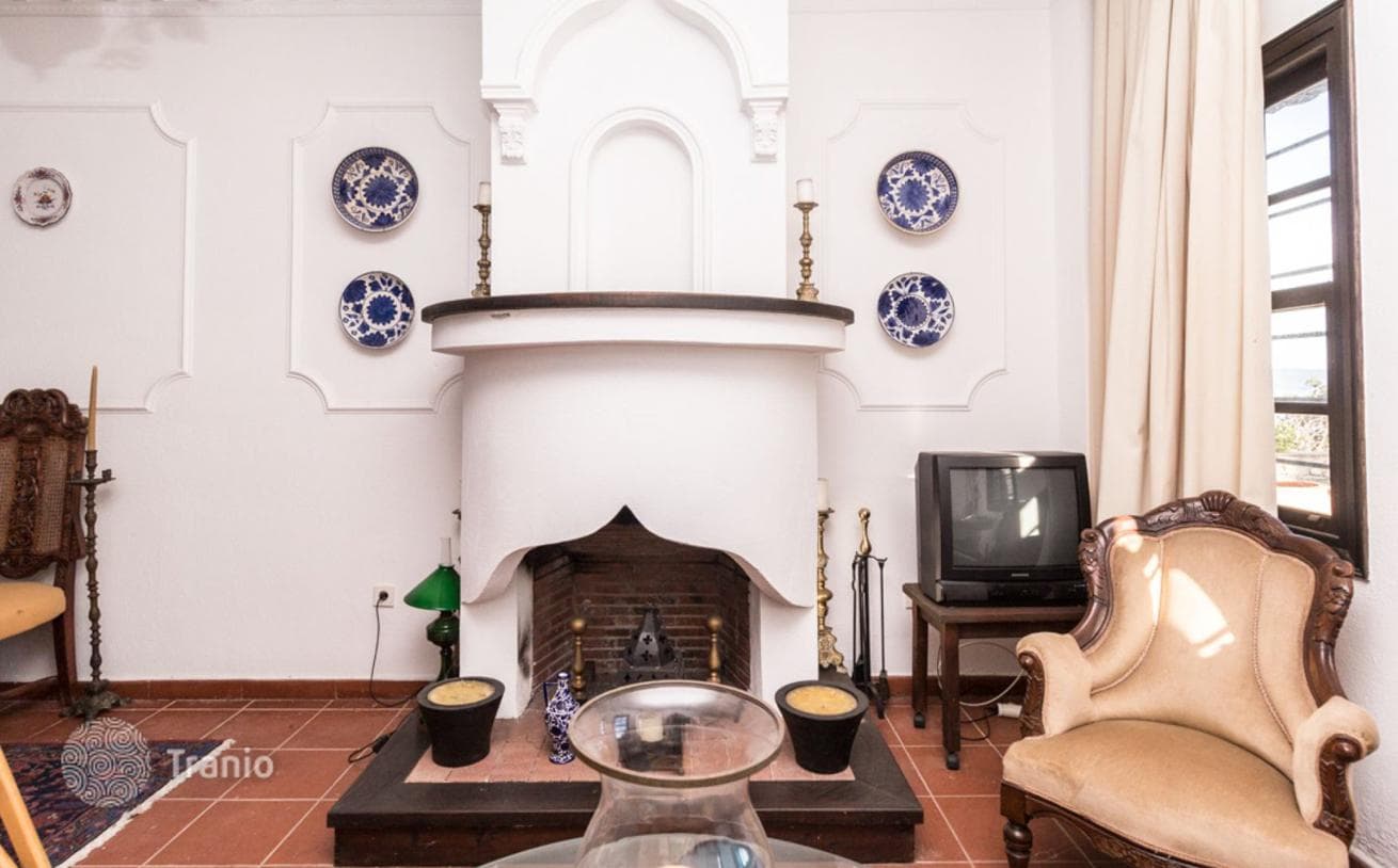 3-Bedroom Stone Villa with Panoramic Bay View in Sitonia, photo 4