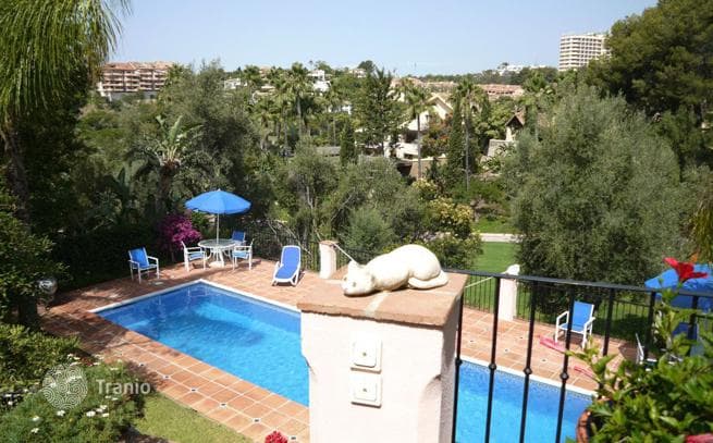 Luxury Villa with Heated Pool and Garden in Rio Real, Malaga, photo 2