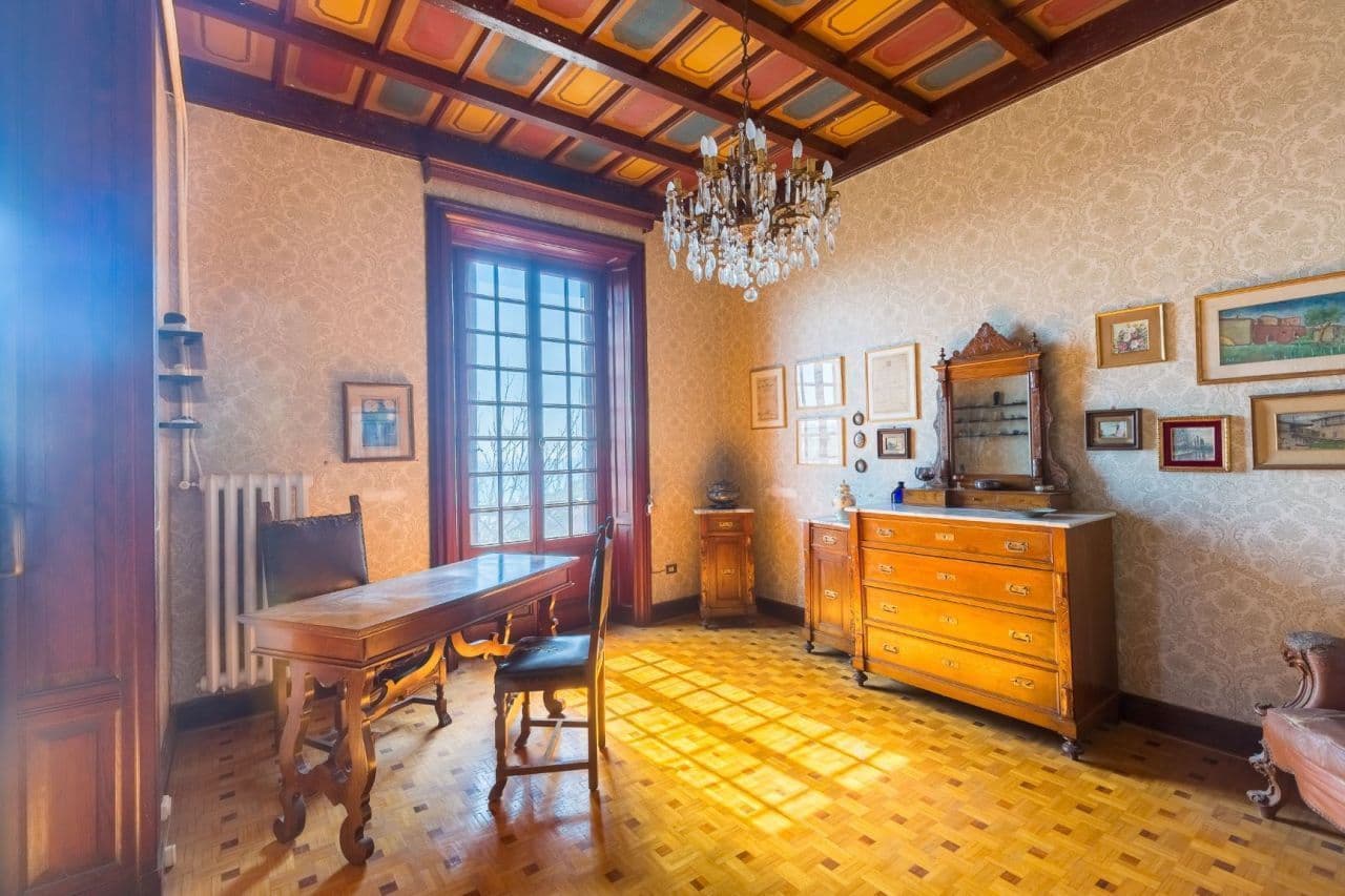 3-Bedroom Apartment in Genoa, photo 5