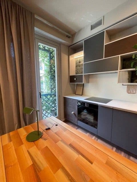 1-Bedroom Apartment in Milan, photo 4