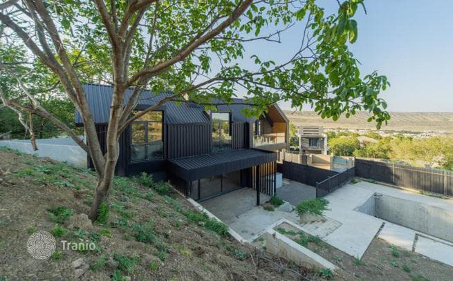 4-Bedroom House 400 m² in Tbilisi, photo 2