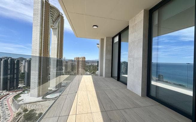 2-Bedroom Penthouse with Sea and City Views in Benidorm, photo 3