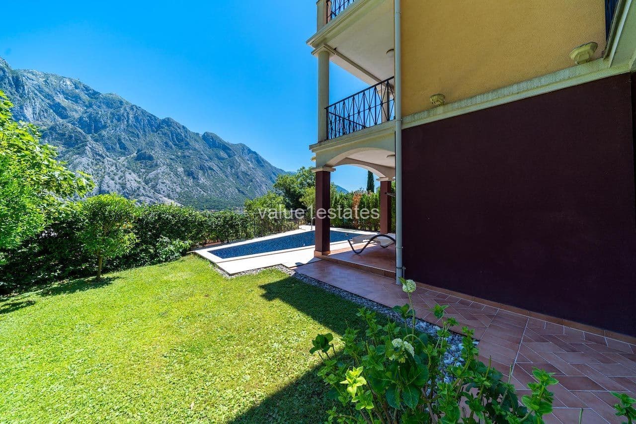 4-Bedroom Apartment in Orahovac, photo 3