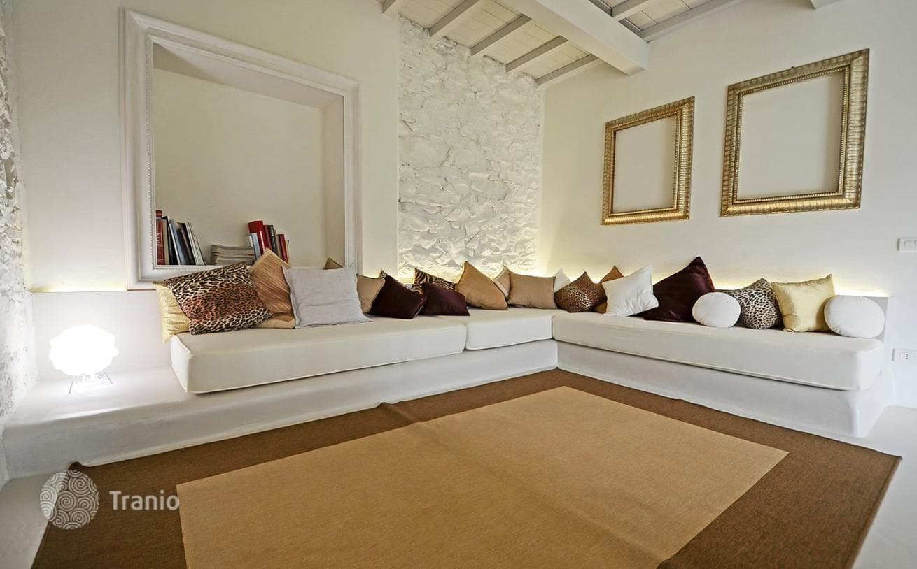 5-Bedroom Renovated Farmhouse with Pool in Lucca, photo 3