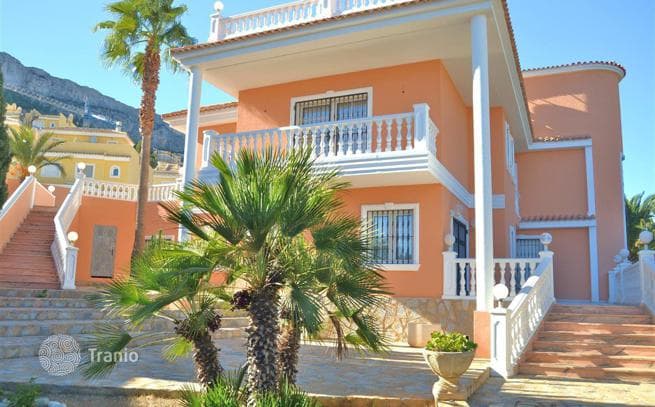 4-Bedroom Villa with Sea and Mountain Views in Calpe, photo 2