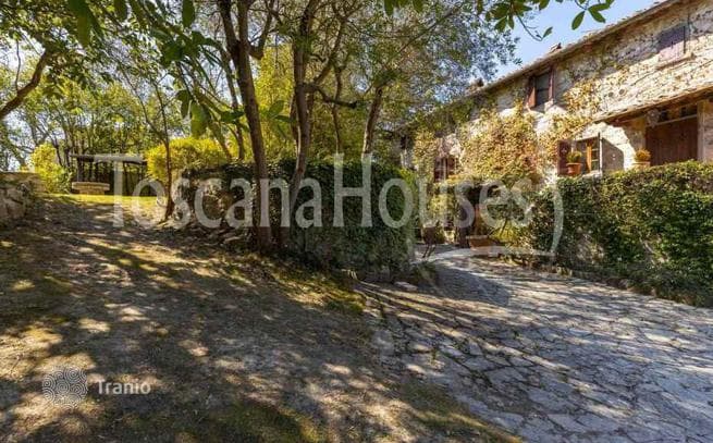 6-Bedroom Villa in Siena, Italy
