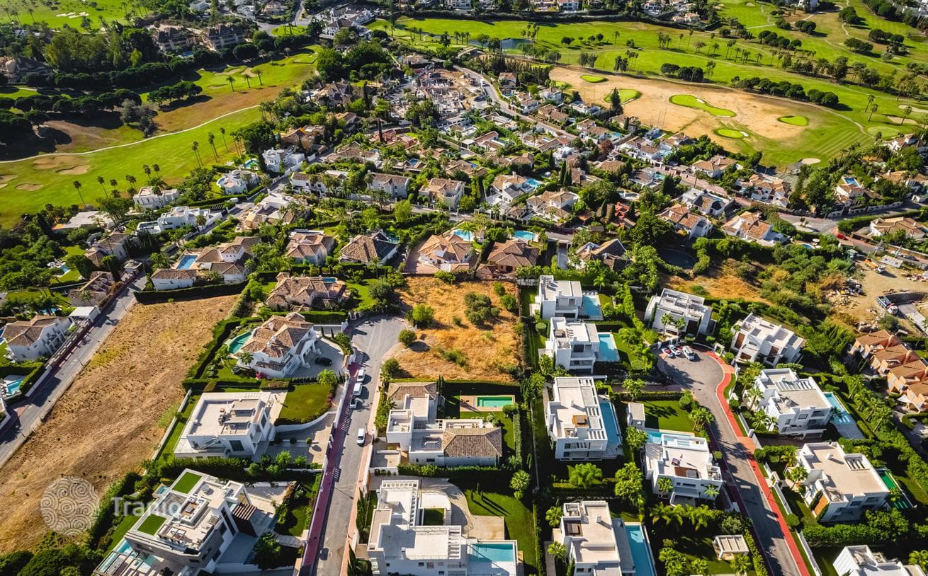 Земельный участок на продажу в Haza del Conde, Новая Андалусия, фото 2