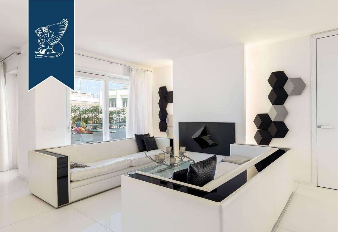 4-Bedroom Apartment in Rome, photo 5