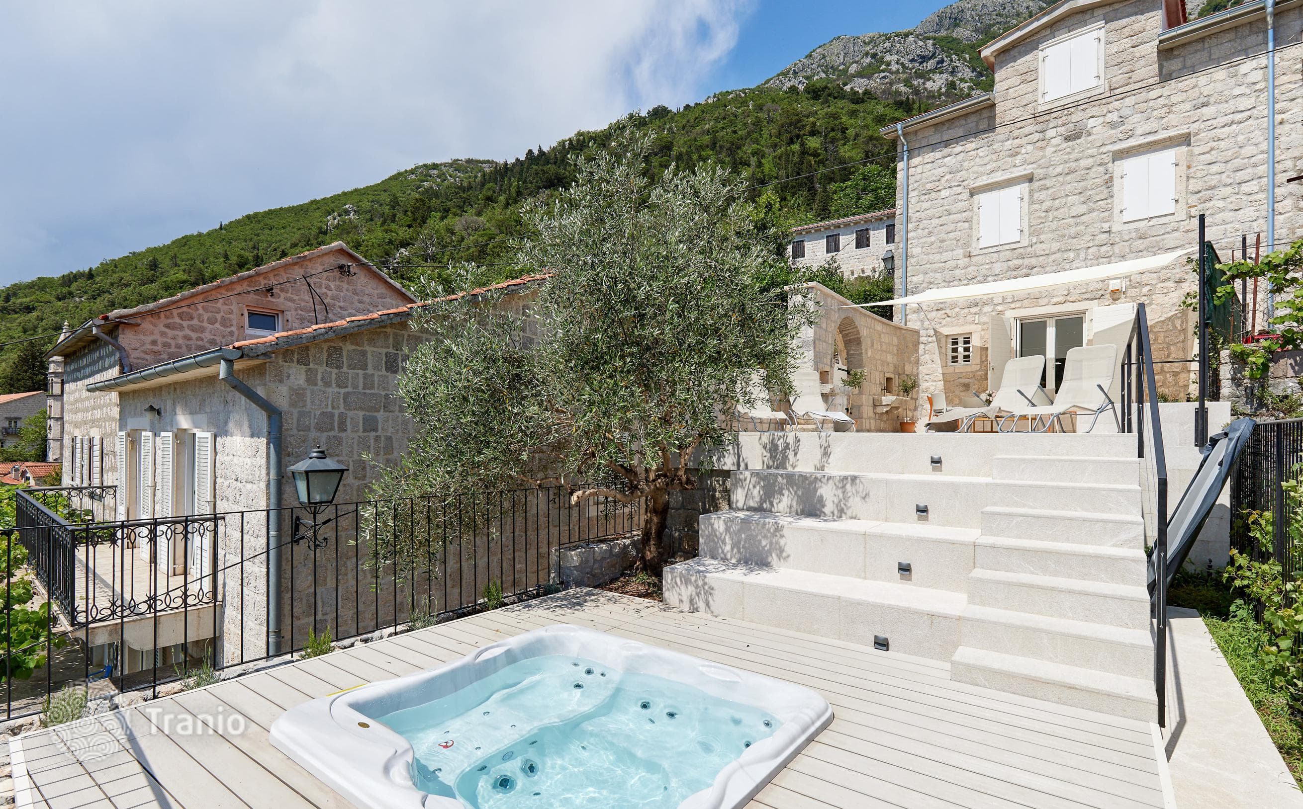 3-Bedroom Villa with Sea View in Kotor, Montenegro, photo 4