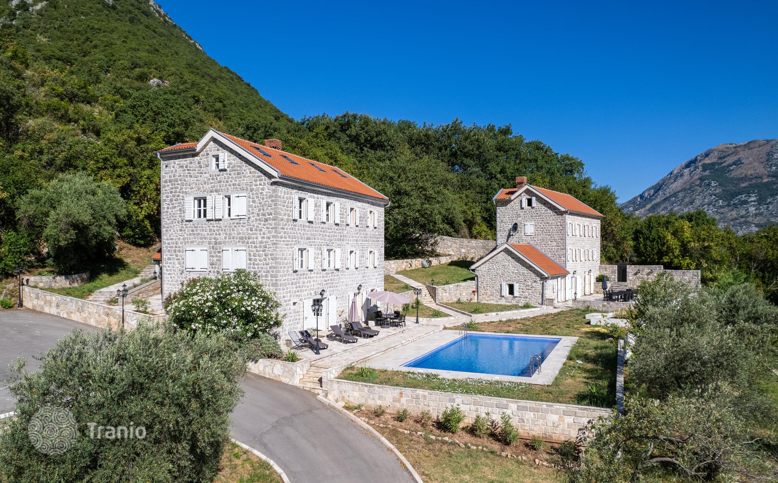 10-Bedroom Villa with Private Pool in Prčan, Montenegro, photo 2