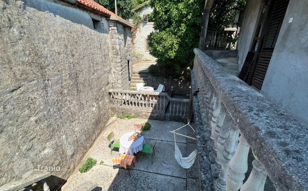 Три старинных каменных дома в Луштице, Херцег-Нови, Черногория, фото 5