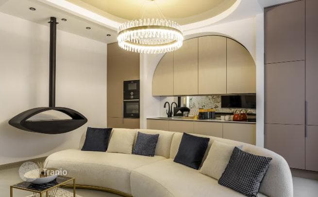 2-Bedroom Apartment with Designer Finishes in Historic Center, Budapest, photo 3