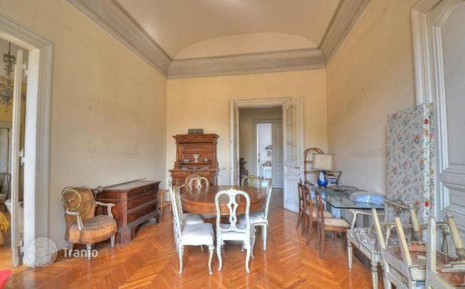 6-Bedroom Apartment with Trevi Fountain Views in Rome, photo 4